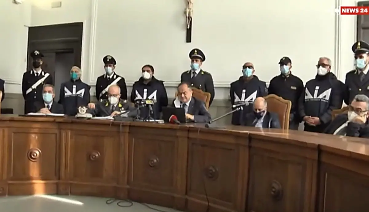 Basso profilo:\u00A0sconti di pena per gli imprenditori Gallo e Gigliotta. Condannata Glenda Giglio (assolta in primo grado)\n