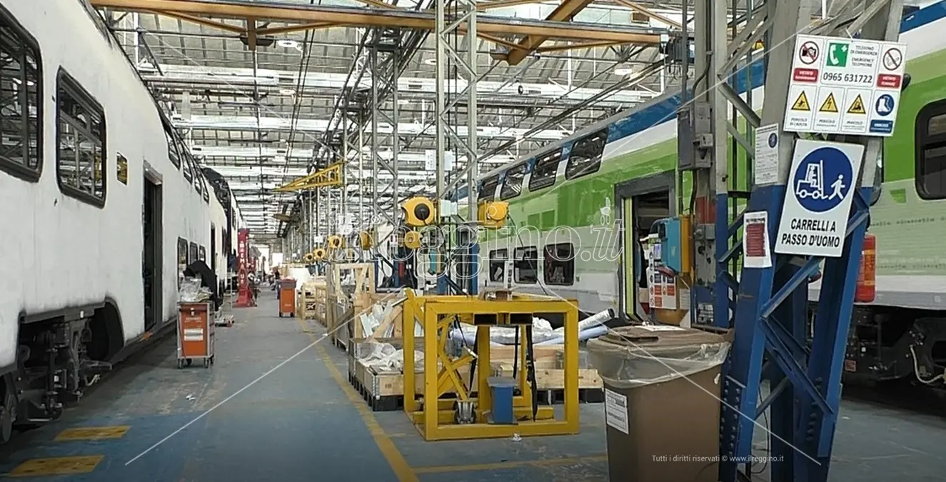 Reggio, i sindacati: «Occhiuto venga a visitare lo stabilimento Hitachi»