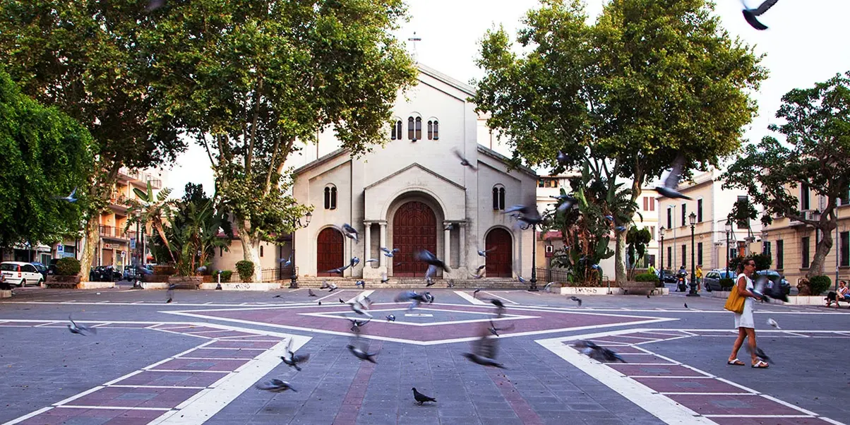 Reggio, comitato piazza Sant'Agostino: «Uno spazio di socialità ormai divenuto luogo insicuro»