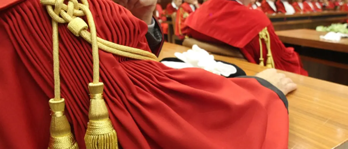 Alfonsino Falbo e le armi rinvenute a Rende: la Cassazione annulla parte della condanna e rinvia per la ricettazione\n