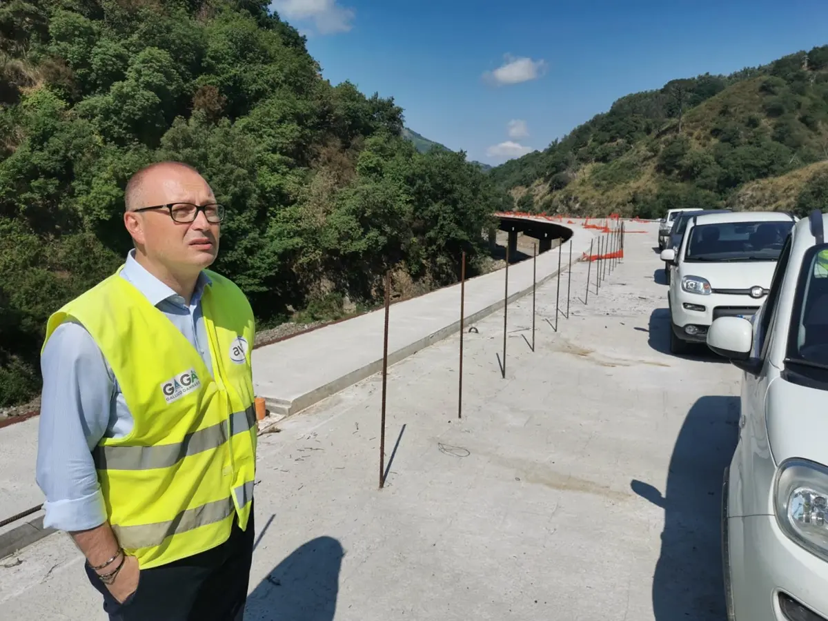 Carmelo Versace sul cantiere della Gallico - Gambarie: «Sarà consegnata entro la prossima estate»