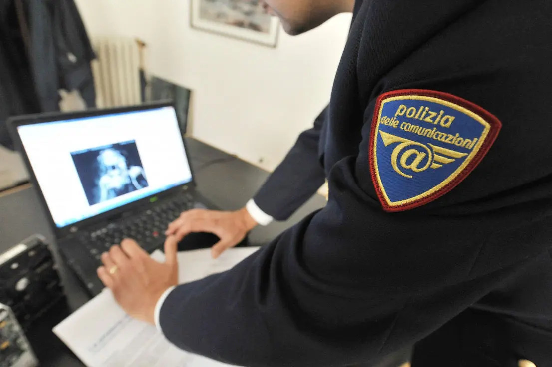 Pedopornografia on line, 12 arresti e 14 denunce: Sequestrate migliaia di file anche a Reggio
