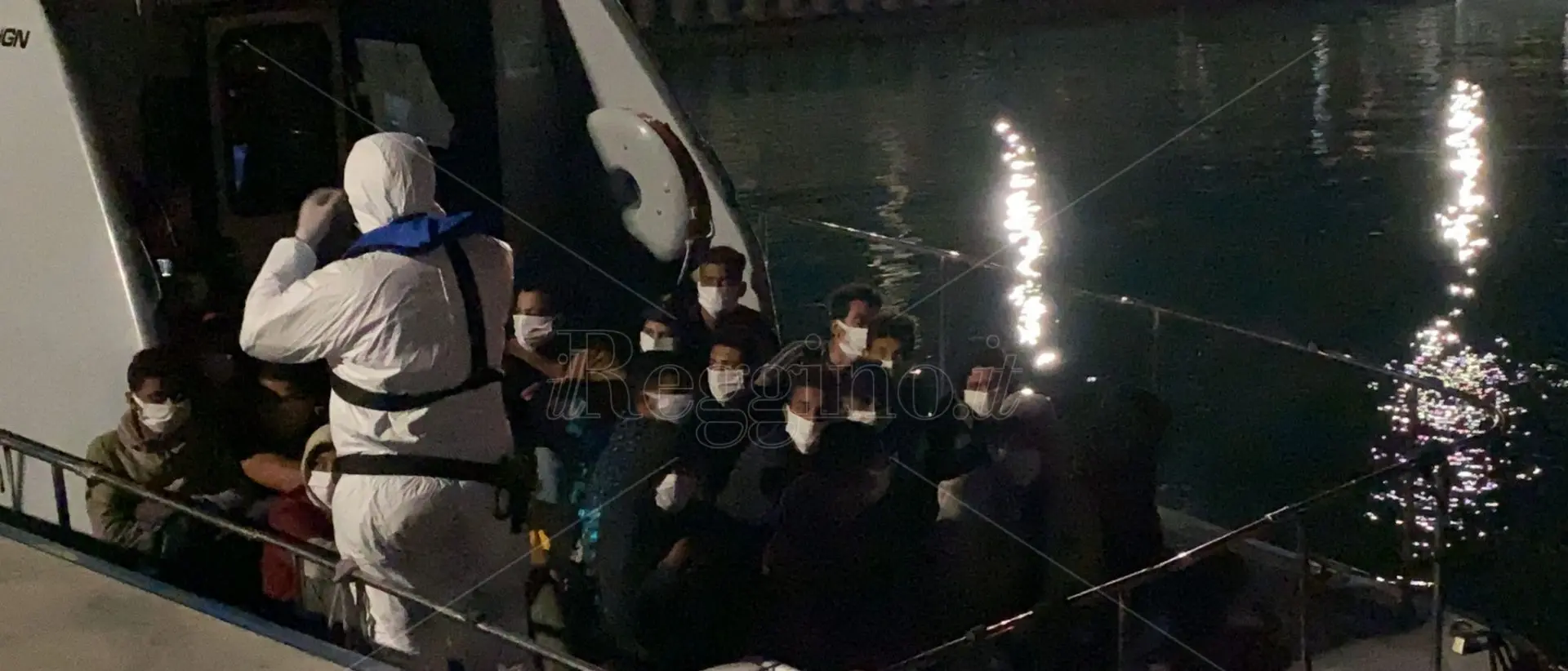 Roccella Jonica, nella notte soccorsi una trentina di migranti bangladesi