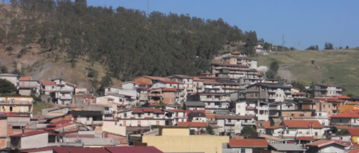 Platì: il Consiglio comunale approva all'unanimità il regolamento per il recupero dei beni abbandonati