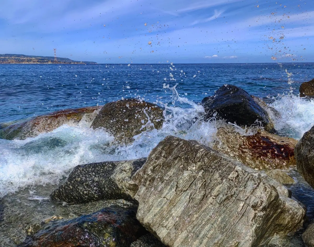 ONDE SULLE SPONDE