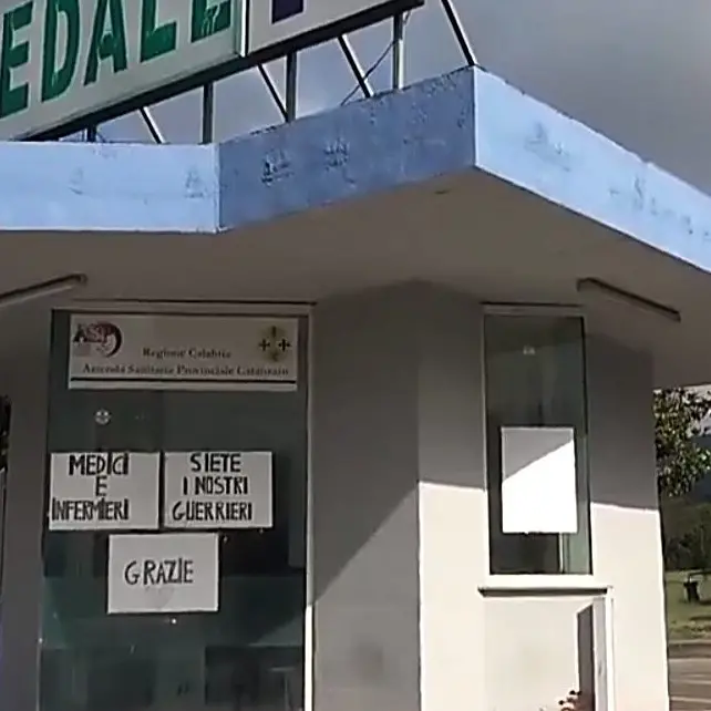 Lamezia, la visita prenotata dopo dieci mesi e saltata per il medico in pensione: ne parliamo a Dentro la notizia