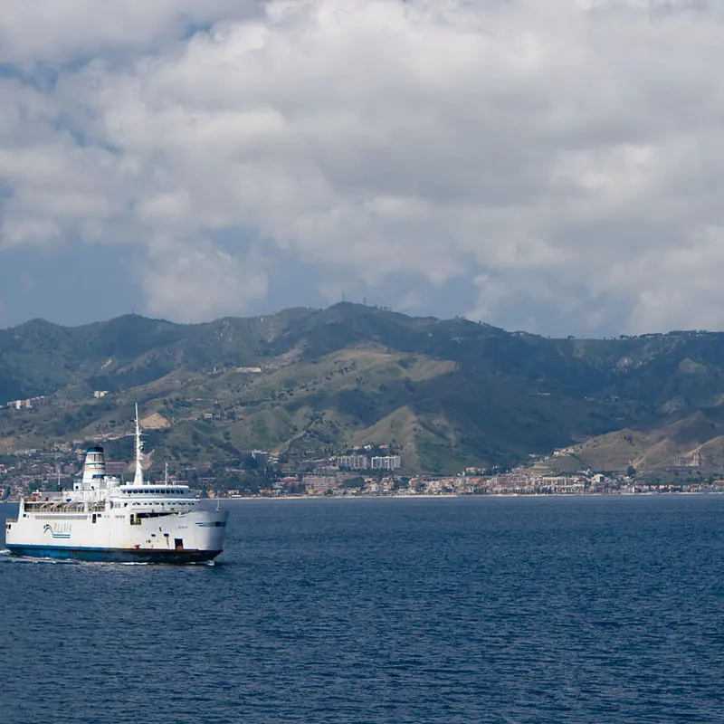 Siderno, al via il protocollo \"Salute\": tariffe dei traghetti agevolate per chi si cura in Sicilia