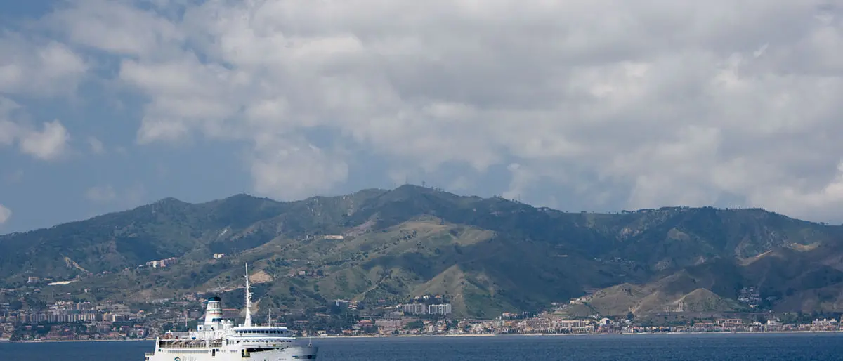 Siderno, al via il protocollo \"Salute\": tariffe dei traghetti agevolate per chi si cura in Sicilia