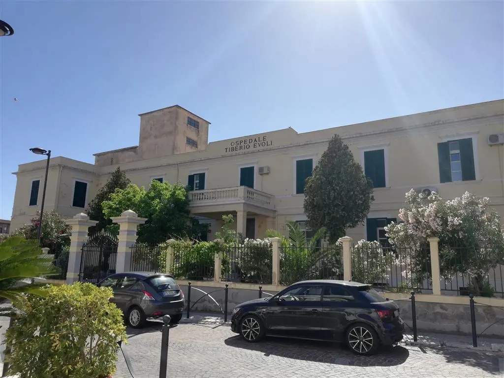 Paura all'alba in Calabria per uno dei terremoti più forti degli ultimi decenni, scossa avvertita fino a Malta. Verifiche strutturali anche al “Tiberio Evoli”