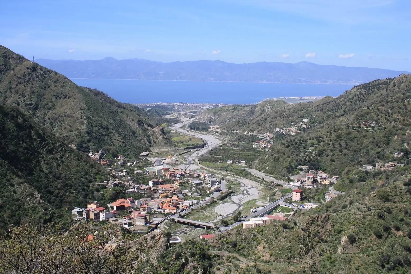 Nella vallata del Valanidi nasce un fronte civico per una nuova viabilità\n