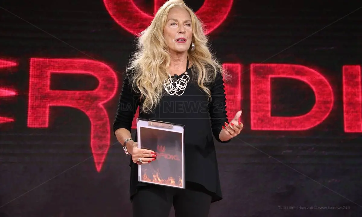 L’inclinazione italica a intrallazzare al centro della nuova puntata di Perfidia - RIVEDI LA PUNTATA