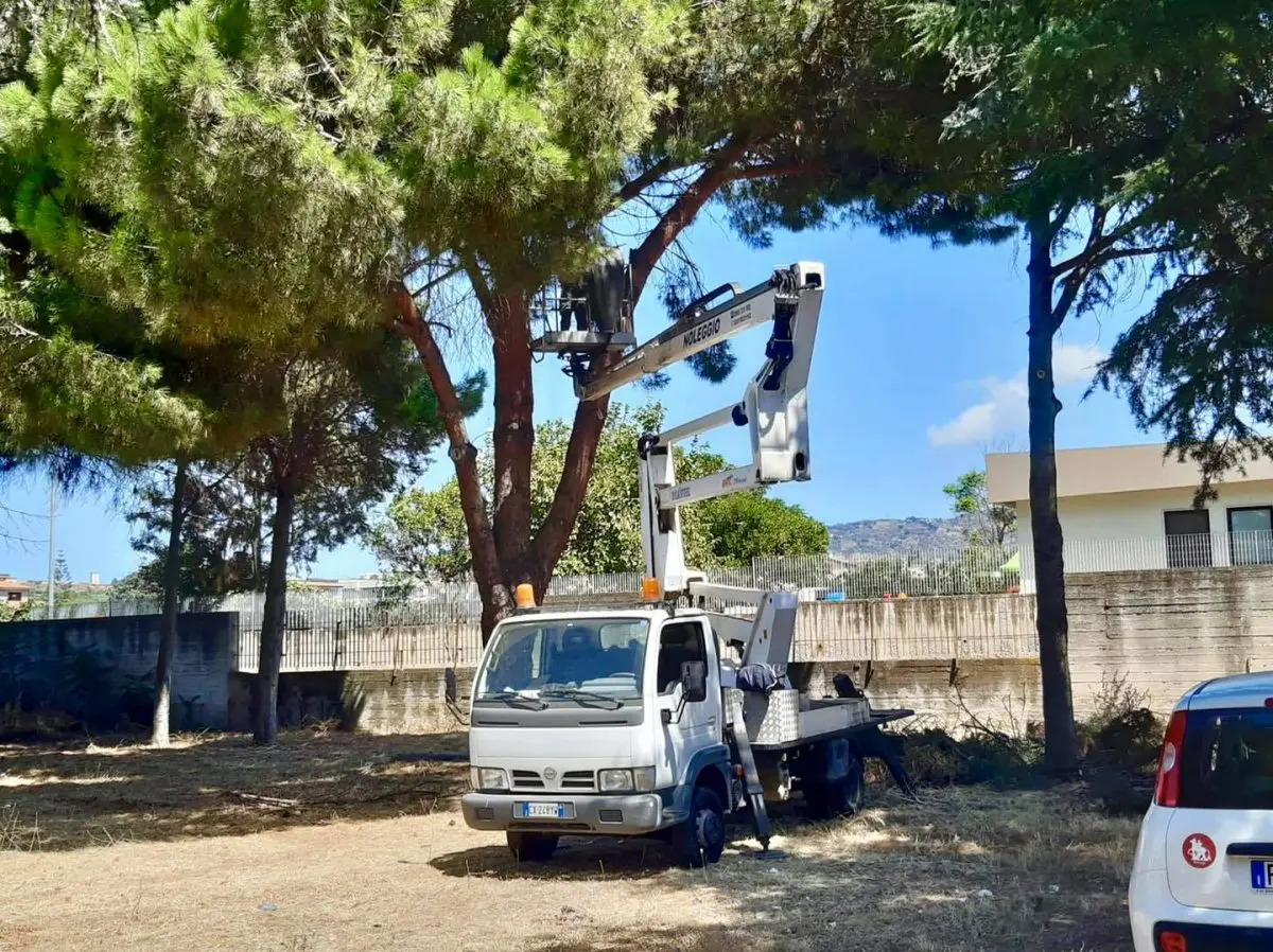 Reggio, ripulito sottopasso tra Ravagnese e Pellaro