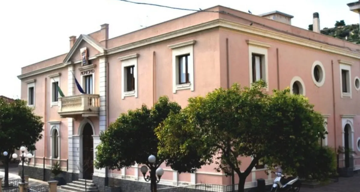 Melito Porto Salvo, il Comune centra finanziamenti per scuole, infrastrutture e servizi. Il sindaco Nastasi: «Così ridisegniamo la città»\n