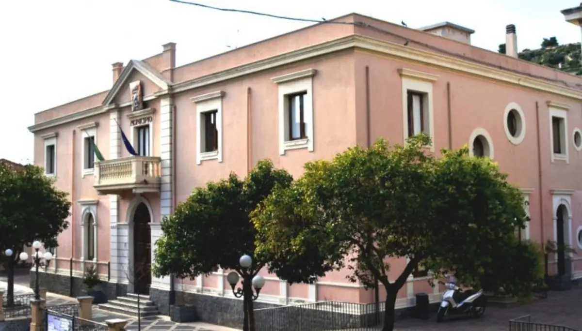 Melito, pulizia strade: presentata interrogazione in Consiglio comunale