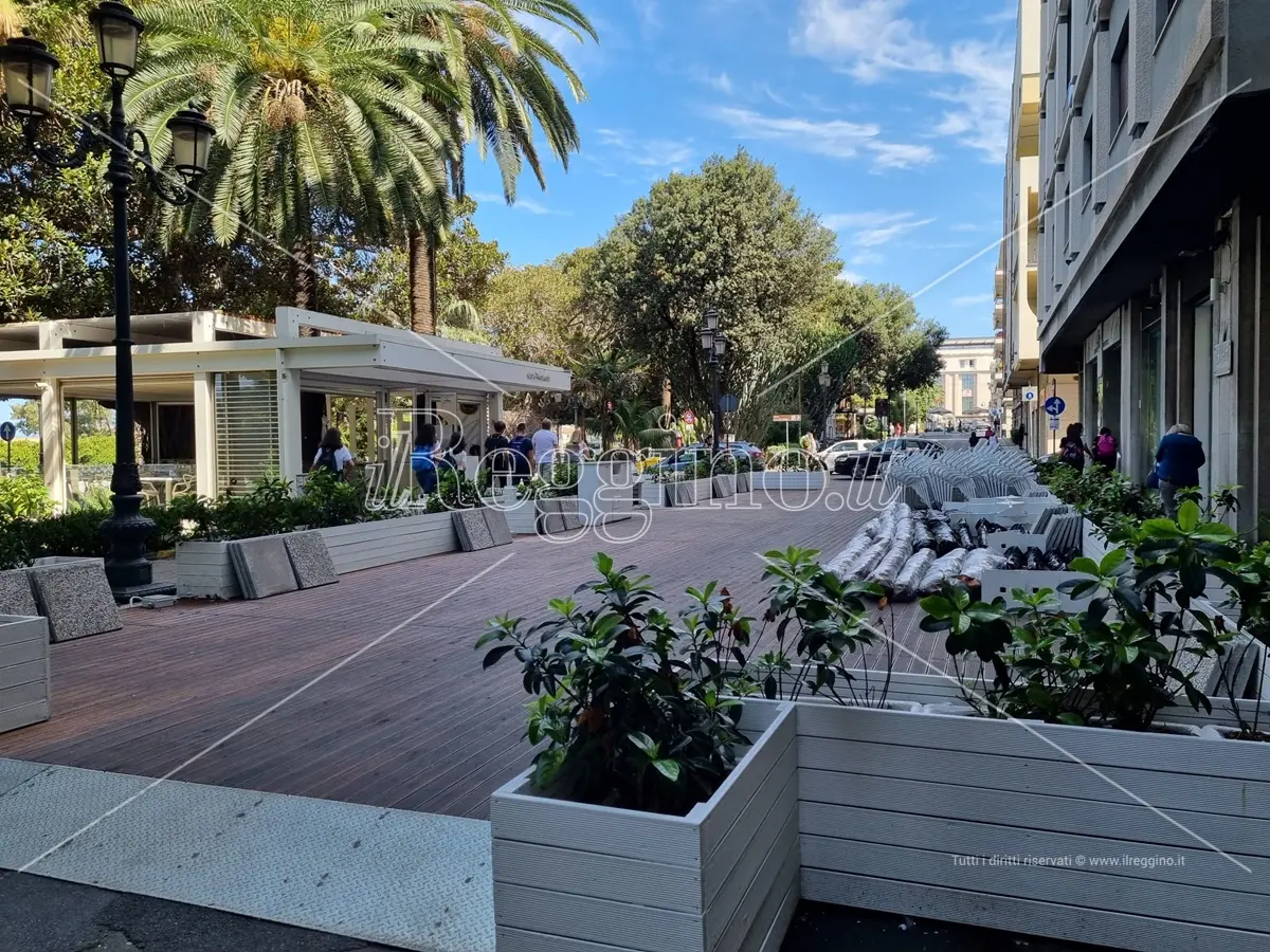 Dehors e gazebo a Reggio, Confcommercio: «Incomprensibile l'urgenza di smontare le strutture in inverno»