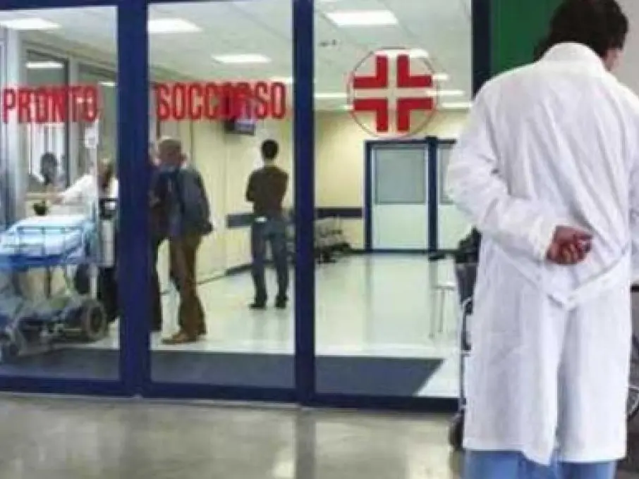 Calabria a caccia di medici, Azienda Zero bandisce un nuovo maxi concorso per 147: la maggior parte per i pronto soccorso