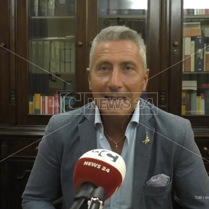 Tutti al fianco di Roy Biasi: la solidarietà dei sindaci della “Città degli Ulivi”