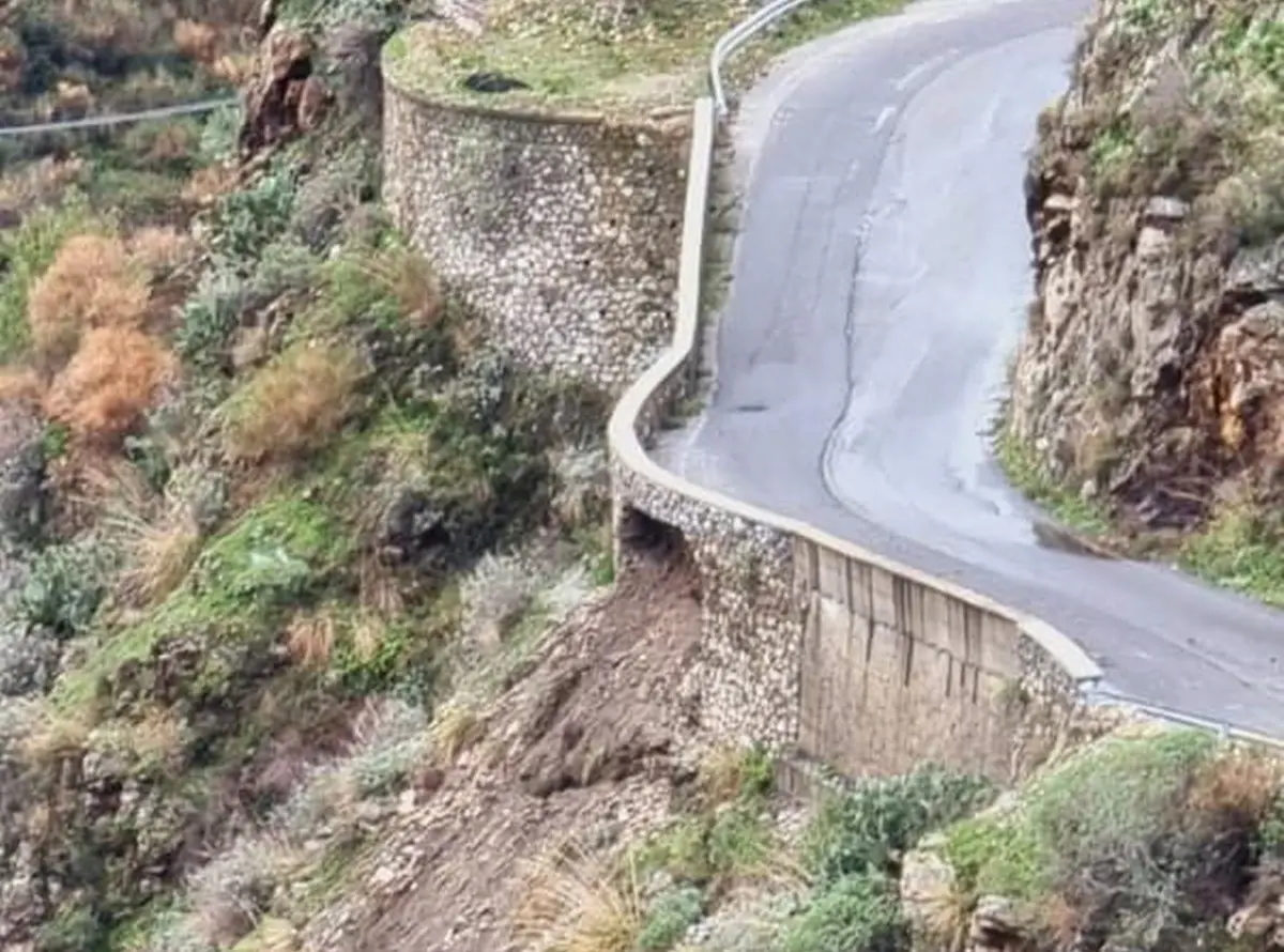 Area grecanica, strade colabrodo e sindaci allarmati: «Nostre richieste rimaste inascoltate»