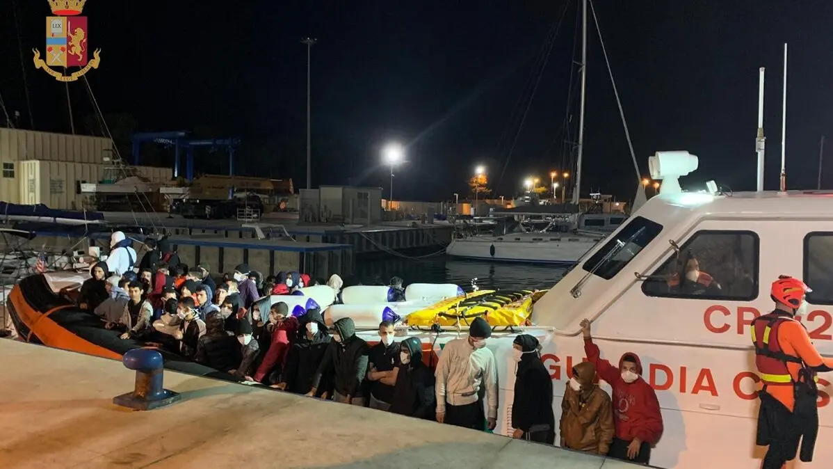 Locride, riprendono gli sbarchi di migranti: salvate nella notte 40 persone
