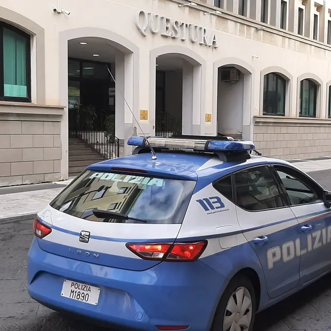 Reggio, violenta rissa a piazza Garibaldi: sei persone arrestate