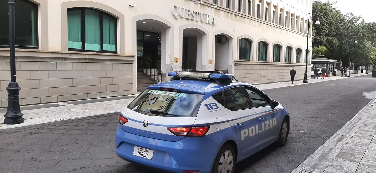 Reggio, violenta rissa a piazza Garibaldi: sei persone arrestate