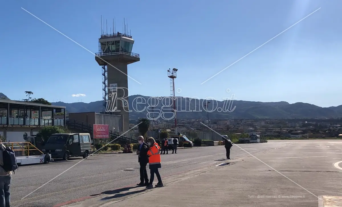 Aeroporto di Reggio, sospeso l’obbligo di abilitazione per gli equipaggi