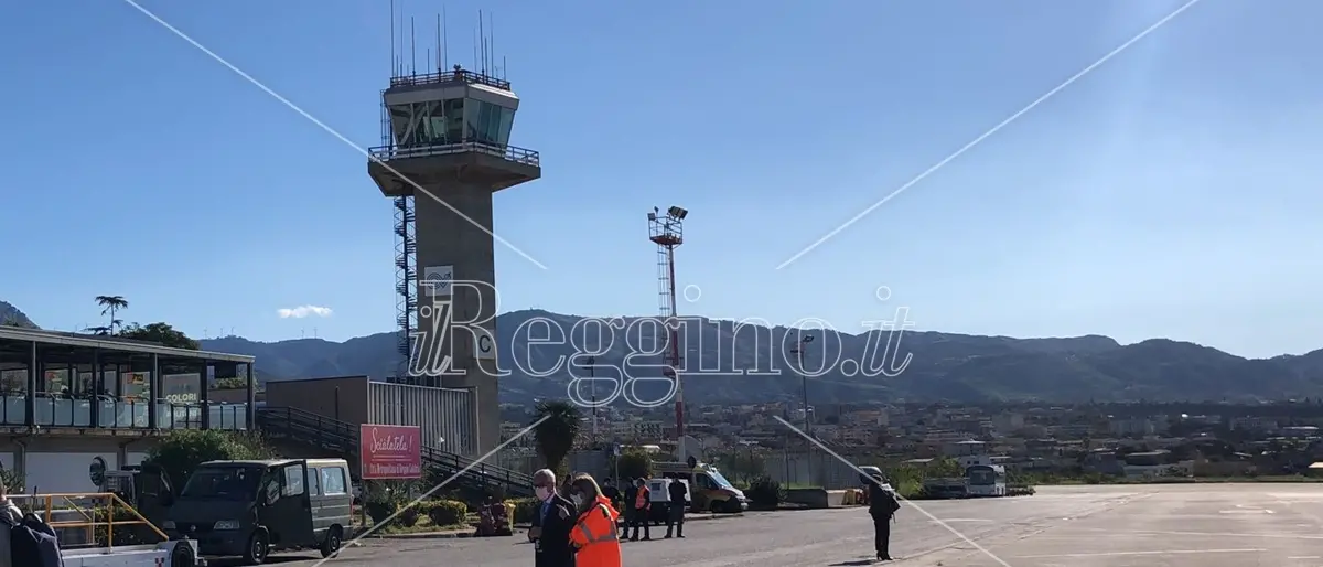 Aeroporto di Reggio, sospeso l’obbligo di abilitazione per gli equipaggi