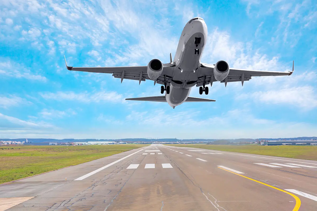 Calabria sempre più cara da raggiungere a Pasqua: fino a 450 euro per un volo