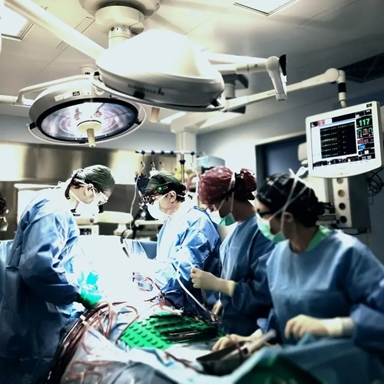 Sanità, la riconoscenza di un paziente del Gom di Reggio: «Salvato da medici straordinari»