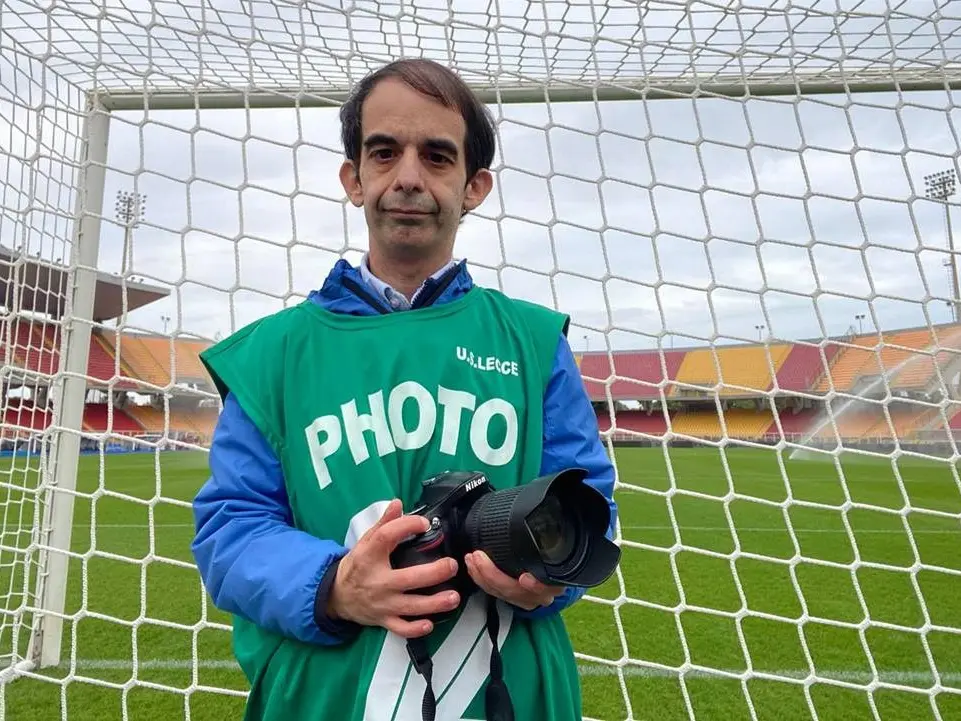 Cosenza, un fotografo racconta: «Beffeggiato e umiliato per il mio aspetto fisico»