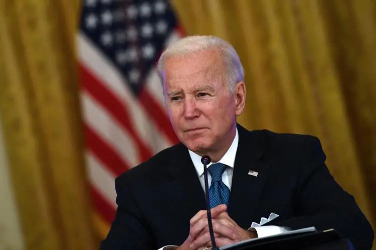 Usa, la gaffe di Biden contro un giornalista: «Stupido figlio di p....»