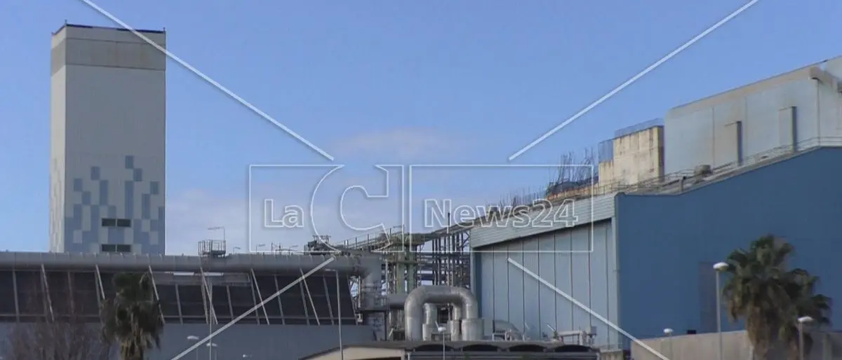 Gioia Tauro, Descalzi: «Utile riavviare rigassificatore