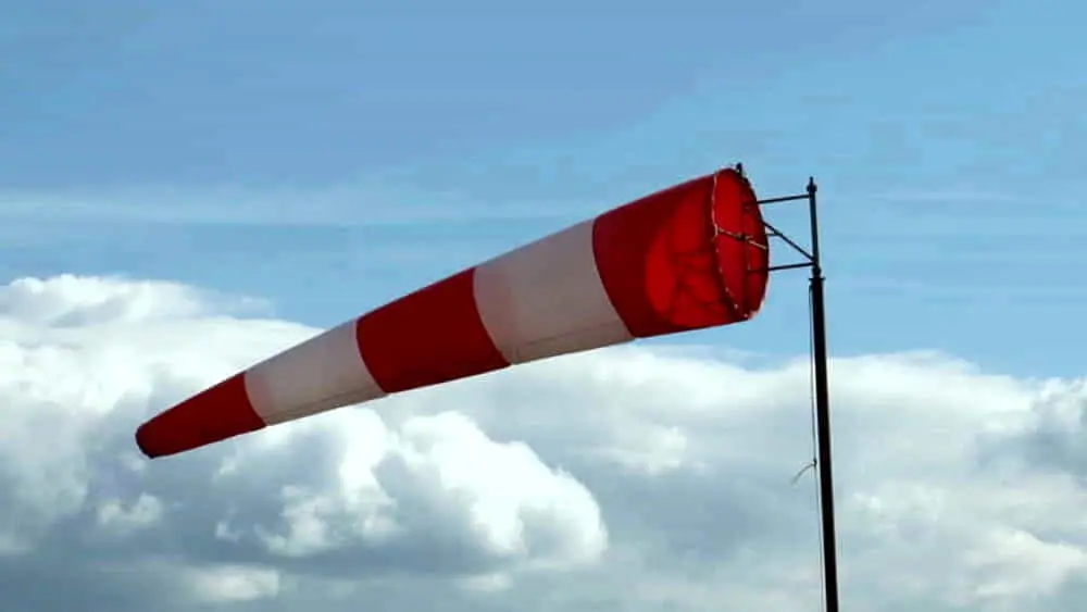 Meteo Reggio Calabria, cieli molto nuvolosi con piogge sparse e allerta vento