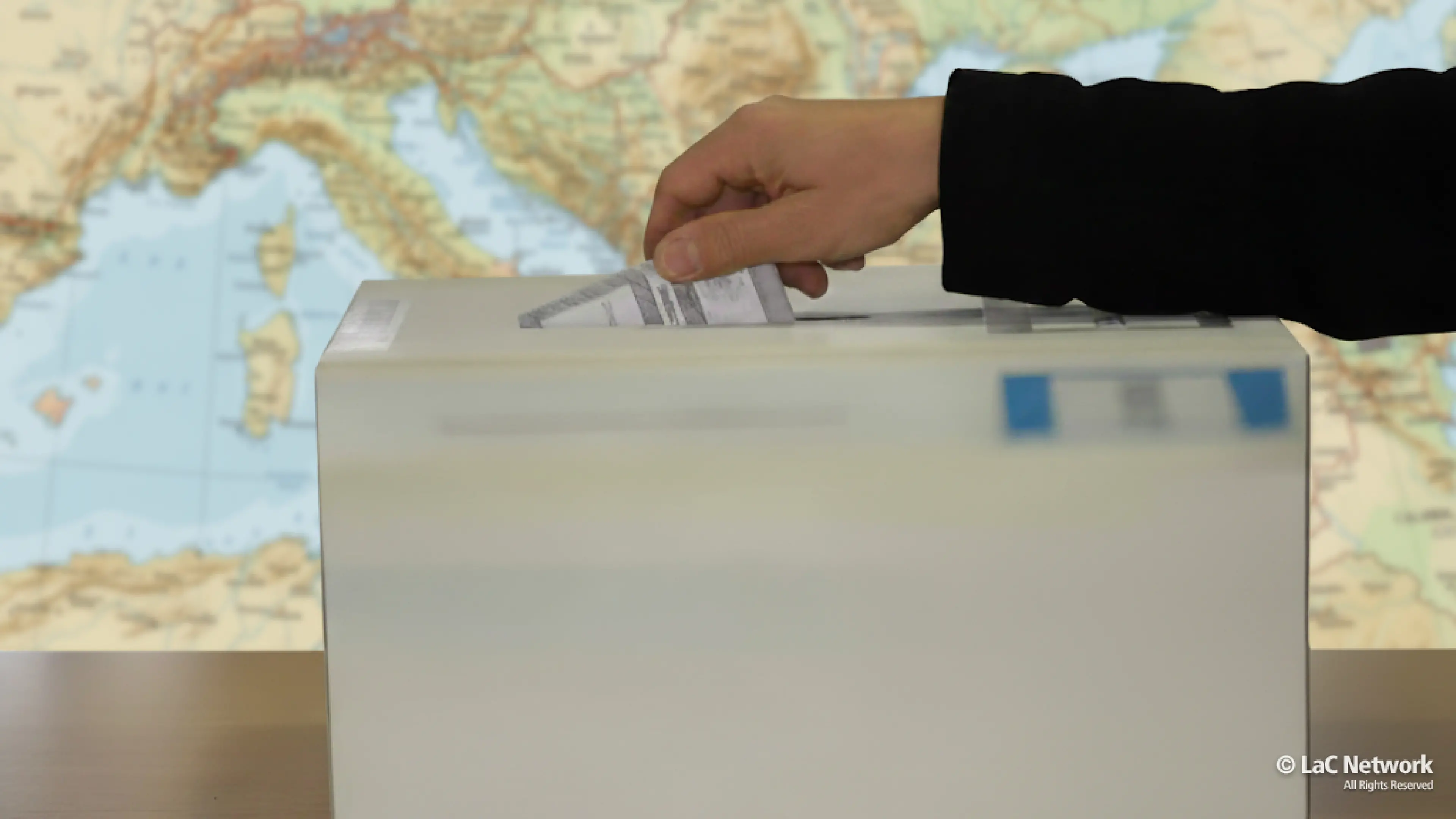 Elezioni in Calabria: le promesse riciclate della politica a confronto con la nuda realtà\n