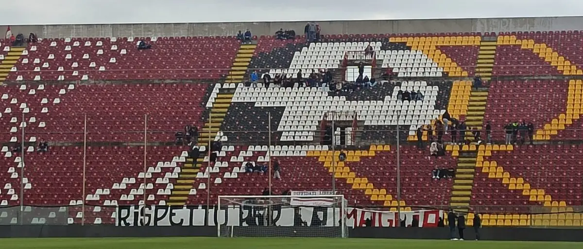 Reggina, ore calde di mercato: il club accelera, Trocini attende rinforzi. Ferraro, ore decisive