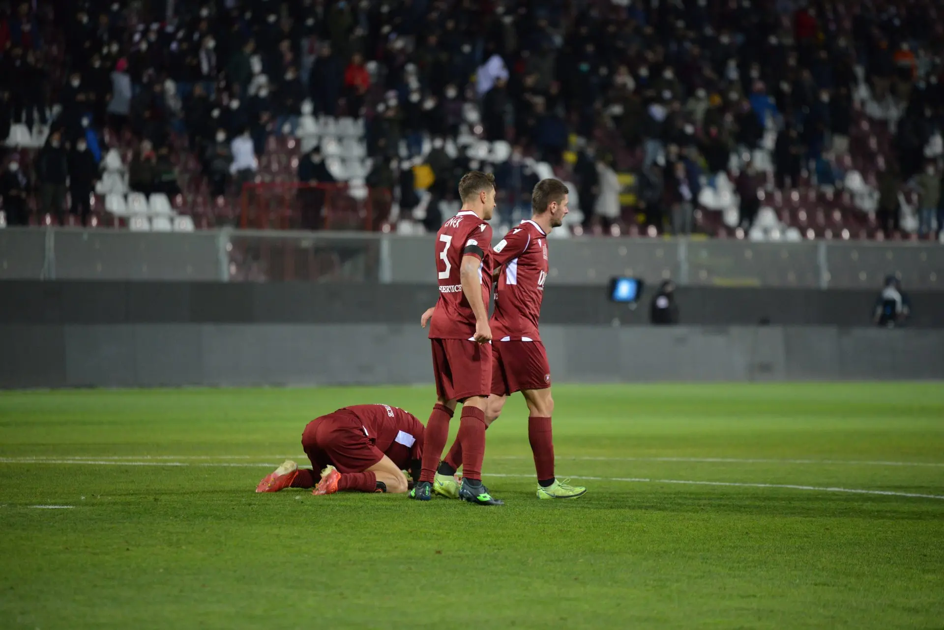 Reggina sconfitta nell'anima e sul campo: il Brescia vince 3-0
