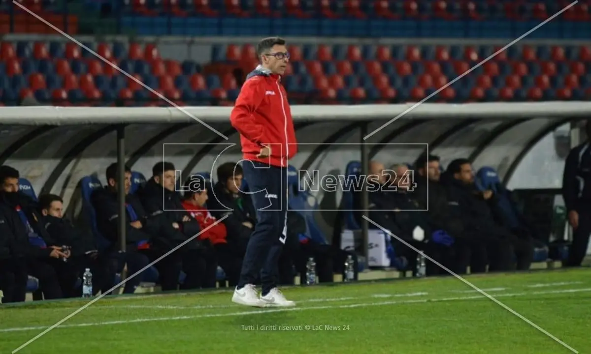 Avversarie Reggina: il Cosenza esonera Occhiuzzi. Torna Zaffaroni?