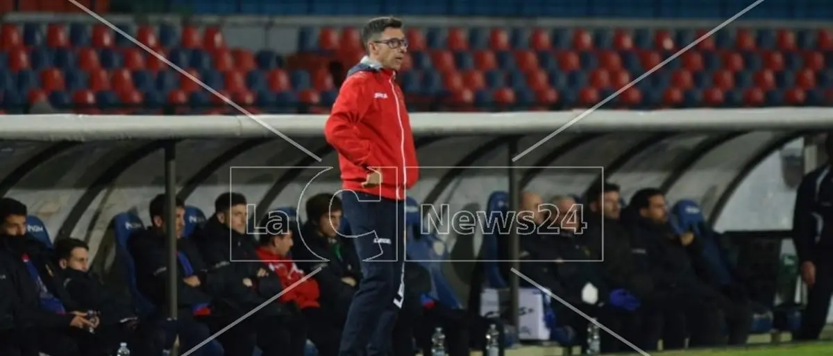Avversarie Reggina: il Cosenza esonera Occhiuzzi. Torna Zaffaroni?