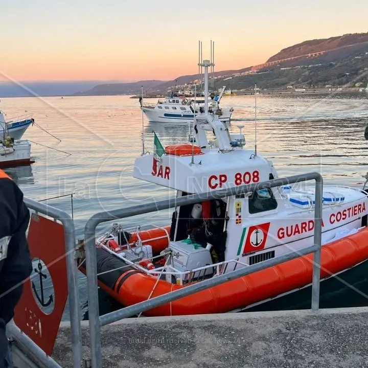 Vibo Marina, presunto ordigno bellico sulla spiaggia Pietre Bianche: il sindaco firma l'ordinanza e vieta l'accesso all'area\n