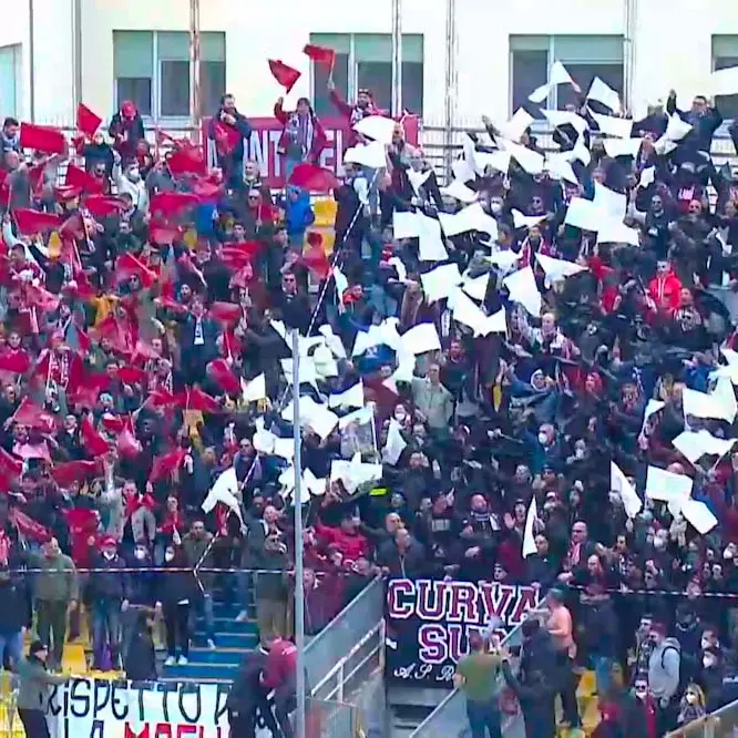 Reggina, arriva l’ennesimo esodo: sold out il settore ospiti a Parma