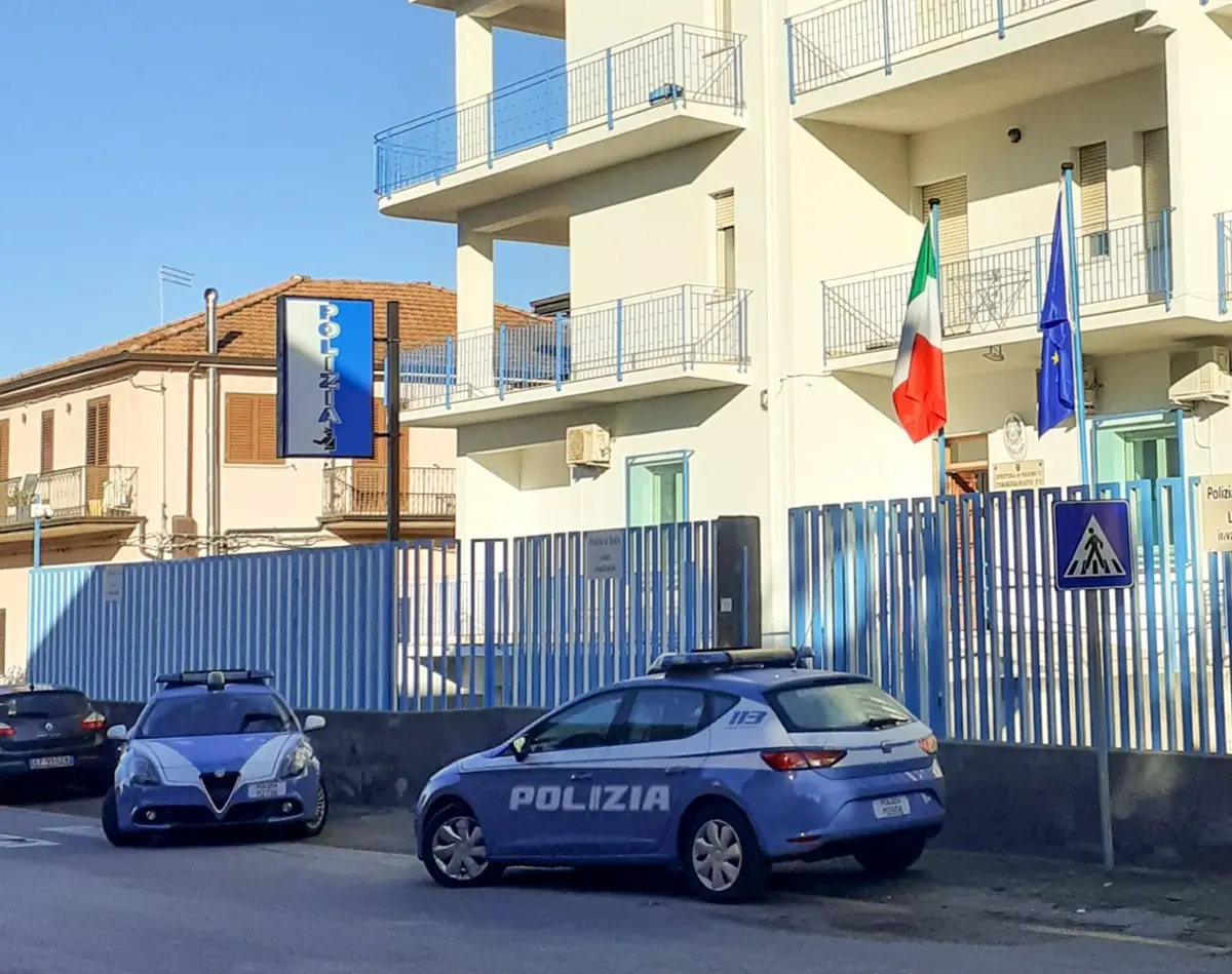 Taurianova, scippo nel parcheggio di un centro commerciale: arrestato 25enne