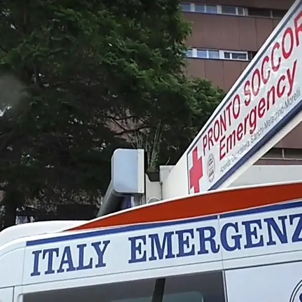 Incidente sul lungomare di Reggio, motociclista travolge una ventenne