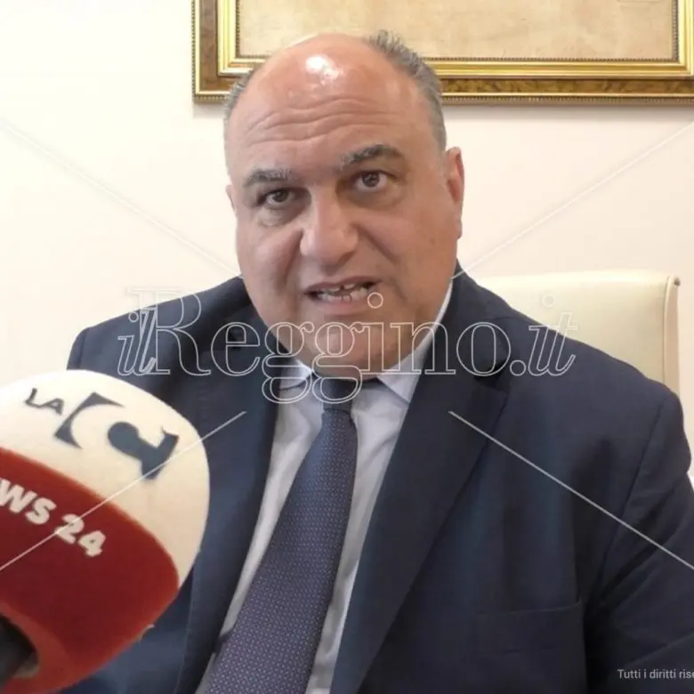 «Arrical e Regione non lasciano soli i sindaci, da noi fondi per 220 milioni»: l’assessore Calabrese risponde a Pd e M5s