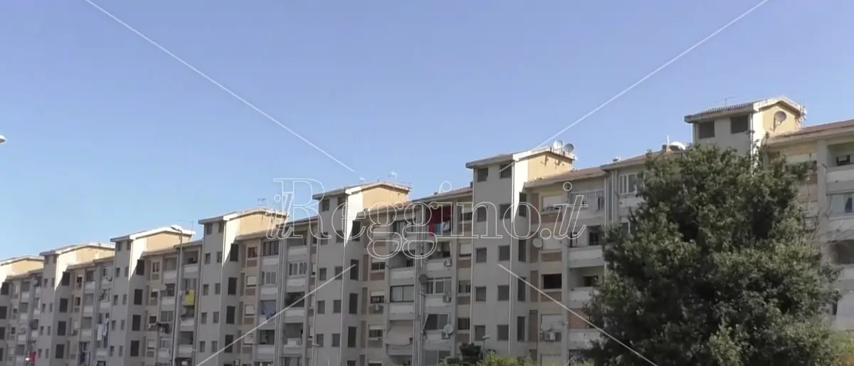 Reggio, le associazioni replicano al Comune: «Il ghetto di Arghillà è frutto di una scelta dell'amministrazione»