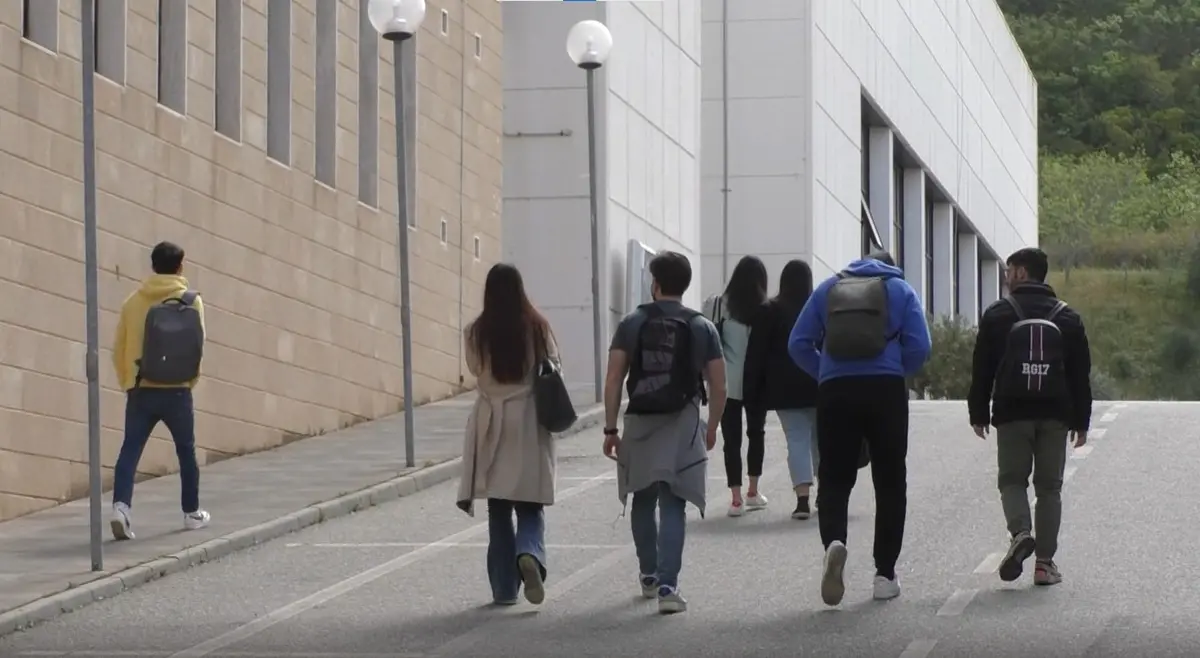 Palmi, la Costituzione si studia dal vivo: il progetto “Gener-Azione Pari” entra nelle scuole