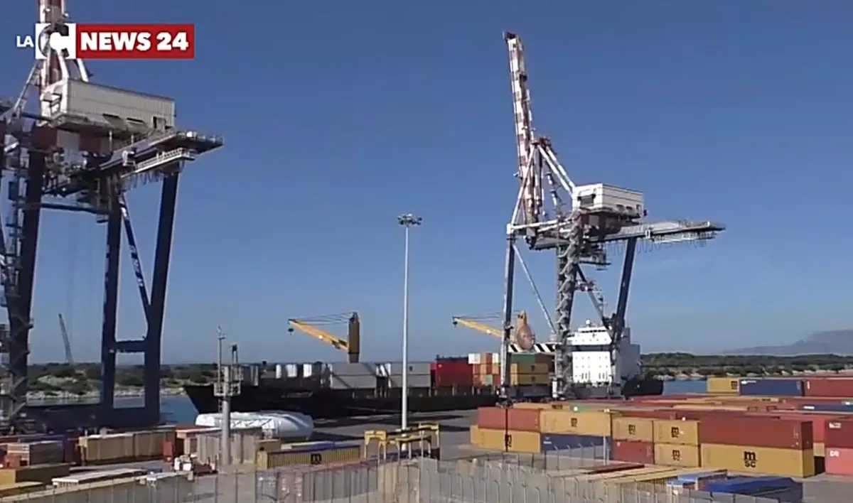 'Ndrangheta, narcotraffico al porto di Gioia Tauro: arrestate 36 persone e sequestrate 4 tonnellate di cocaina - I NOMI