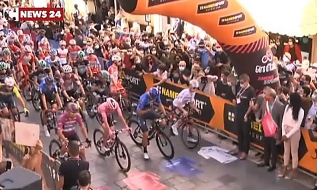 Il Giro d’Italia a Catanzaro, la macchina organizzativa si mette in moto: vertice a Napoli\n