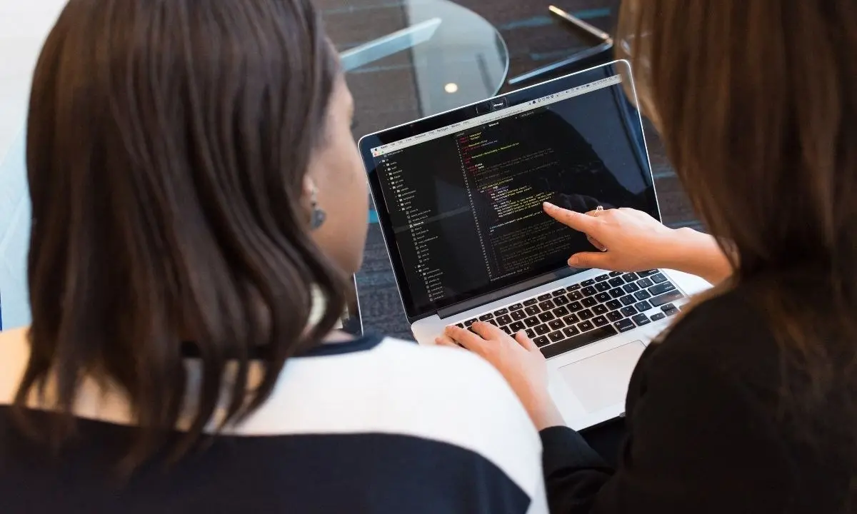 Lavoro, al Sud il maggior tasso di inserimento nei settori relativi a comunicazione, credito, finanza e servizi alle imprese