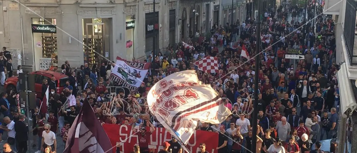 Reggina, l’incubo è finito: ok dalla Covisoc, amaranto in Serie B