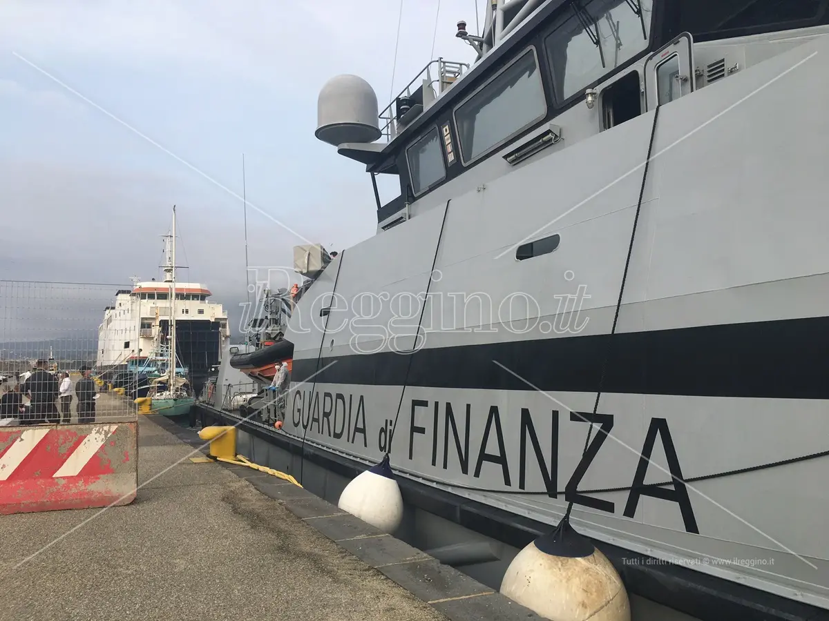 Roccella, il Comune consegna alla Finanza nuovi moduli abitativi